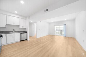 Building Photo - 14825 Delano St