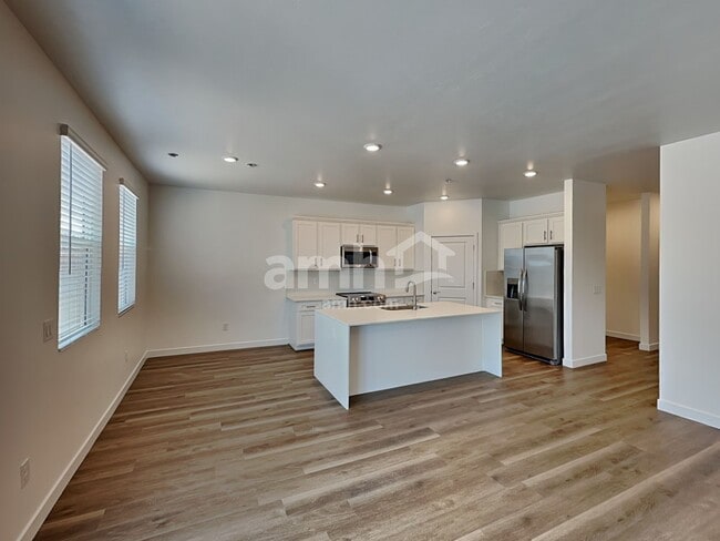 Building Photo - 6504 E Paseo Alga
