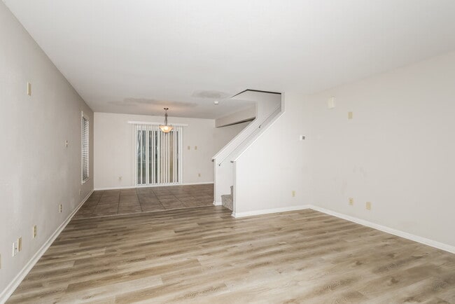 Building Photo - 10936 Mansfield Way