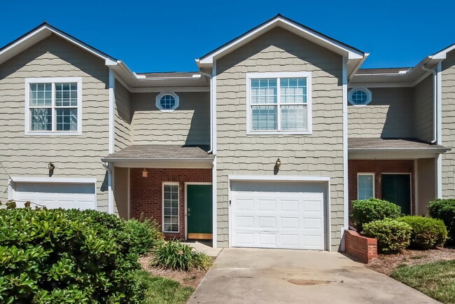 Building Photo - 114 Sun Ridge Dr