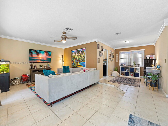 Building Photo - Southwest 104th Avenue, Cooper City, FL 33...