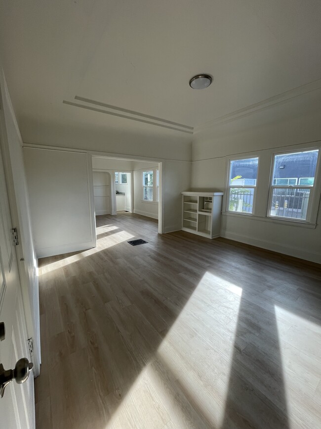 Foto del edificio - 518 E Oak St