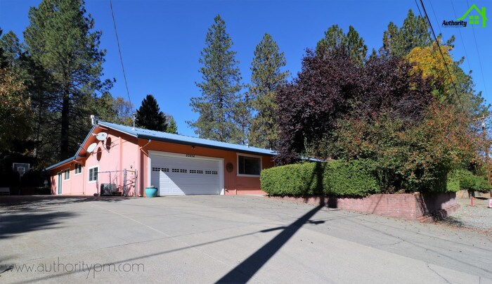 Primary Photo - 20454 Lakeview Dr