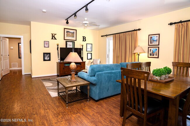 Building Photo - 955 Registry Blvd