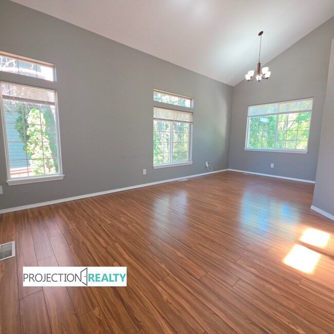 Foto del edificio - 15239 NW Moresby Ct