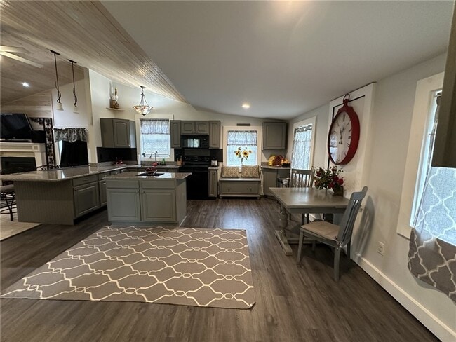 Foto del edificio - 2590 Scottsville Rd