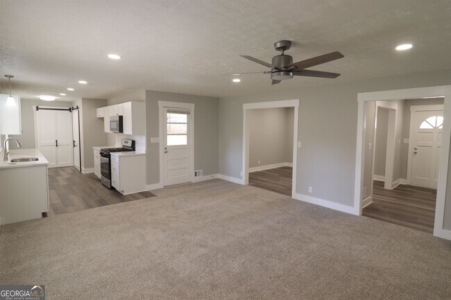 Foto del edificio - 441 E Northwood Dr