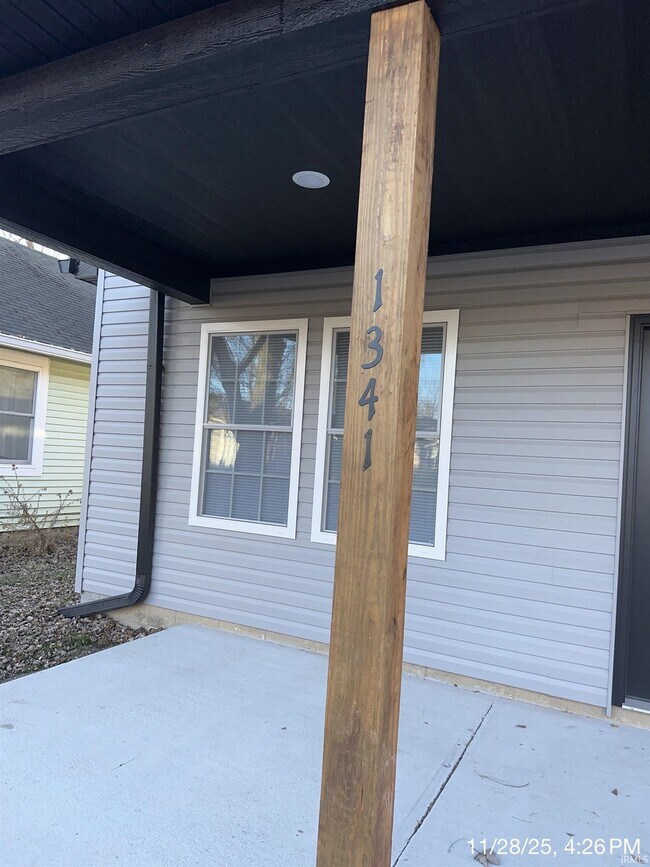 Foto del edificio - 1341 S Waugh St