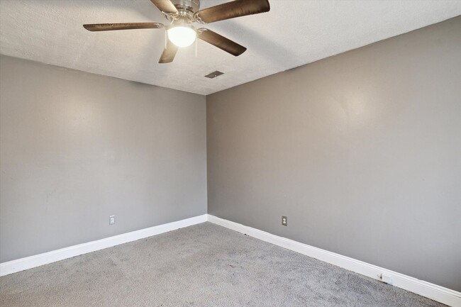 Building Photo - 16800 Wormer Ave