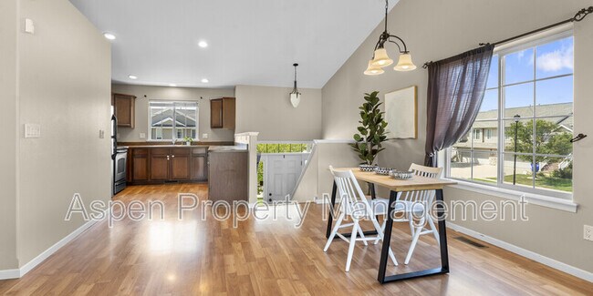 Foto del edificio - 482 N Mckenzie Ln