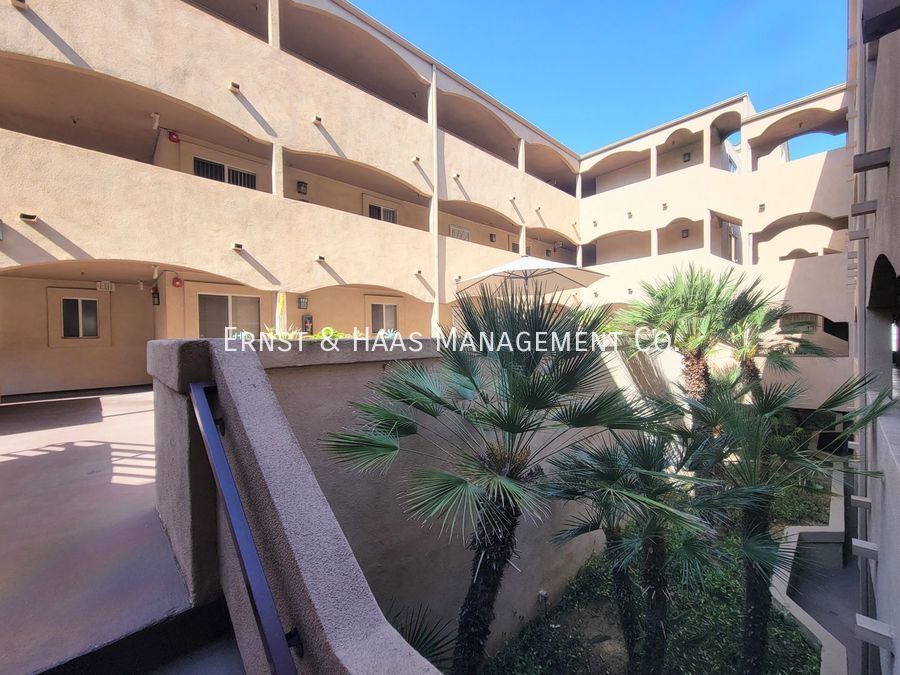 Primary Photo - Spacious Condo in Long beach!