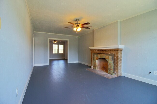 Foto del edificio - 813 NE 24th St