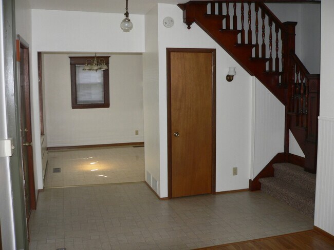 Vestíbulo - 204 W Cedar St