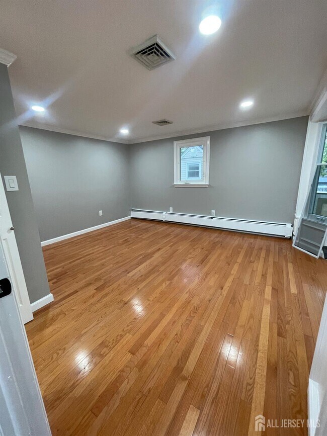 Foto del edificio - 1072 Bordentown Ave