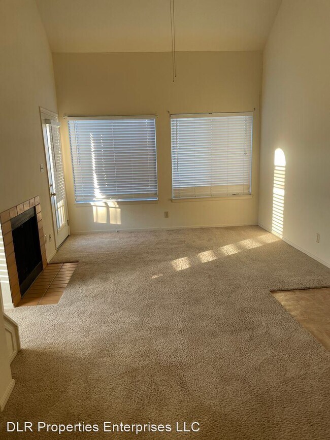 Foto del edificio - 2 br, 2 bath House - 1802 E. 66th Pl. Unit...
