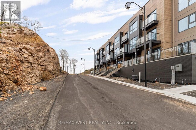 Building Photo - 119 Town Line Rd W