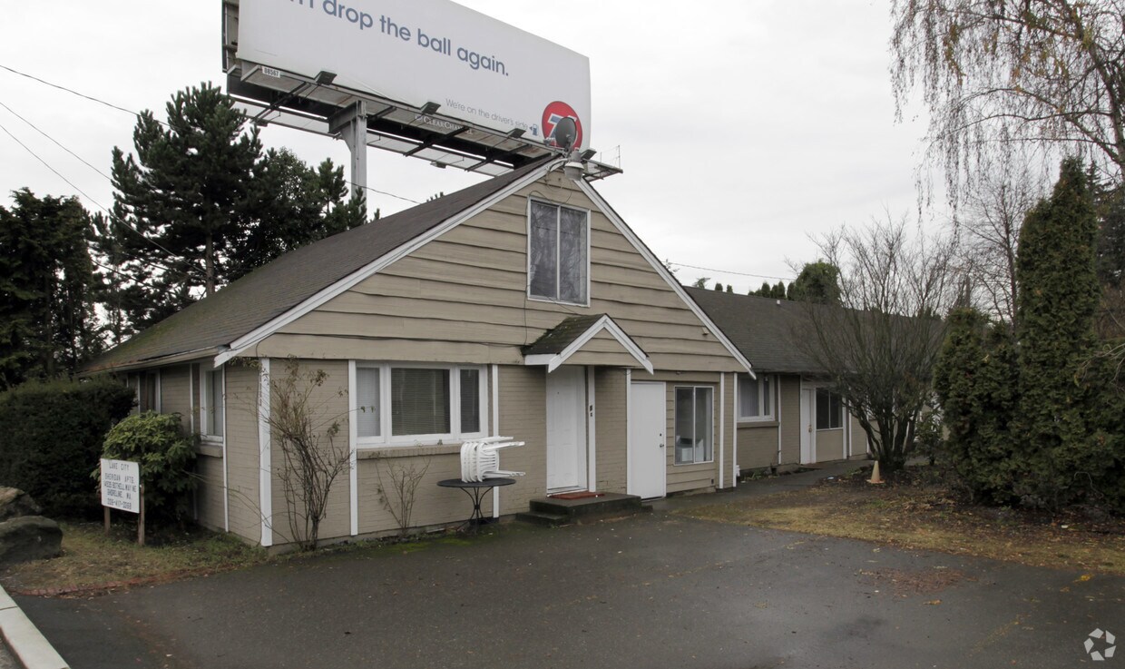 Primary Photo - Lake City Sheridan Apartments