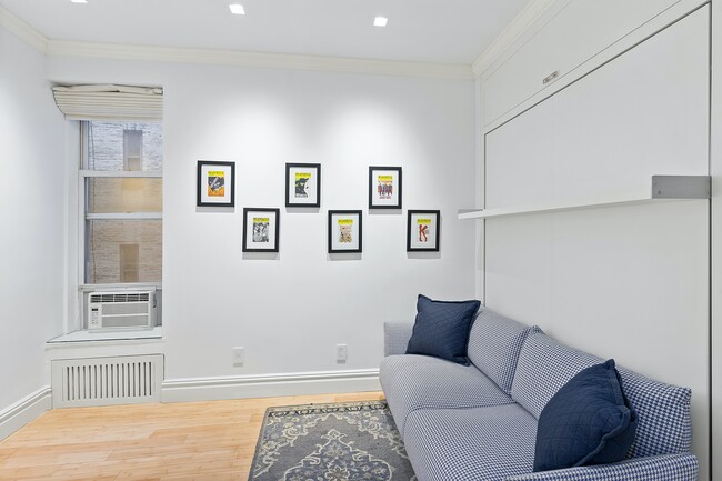 Building Photo - 56 E 87th St