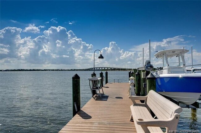 Building Photo - 4100 NE Breakwater Dr