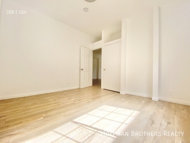 Foto del edificio - 2691 N Griffin Ave