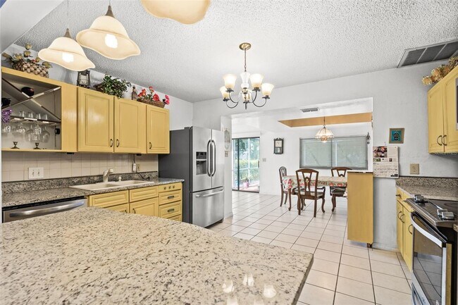 Building Photo - 12444 Coronado Dr