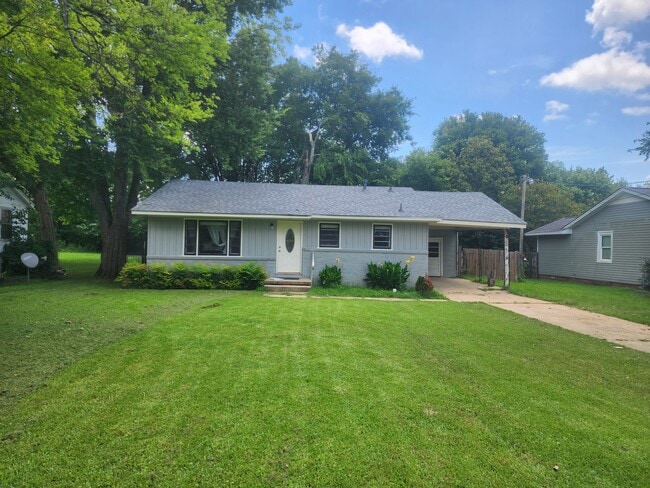 Building Photo - 912 Chickasaw Trail