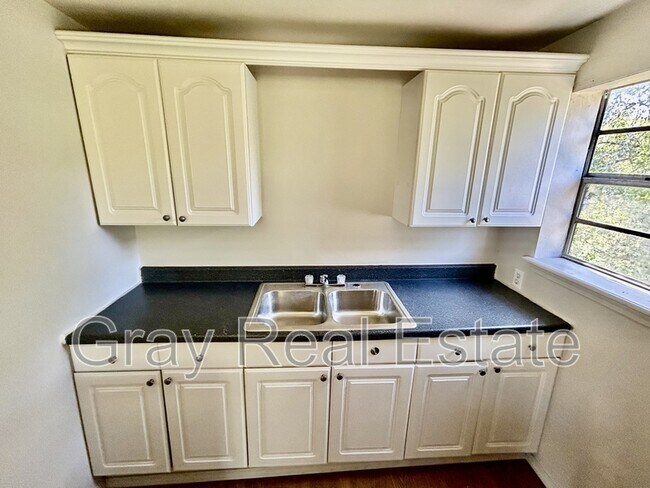 Foto del edificio - 907 1/2 S Stockton