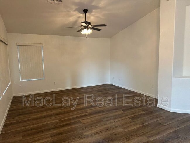 Foto del edificio - 334 N Duffy Way