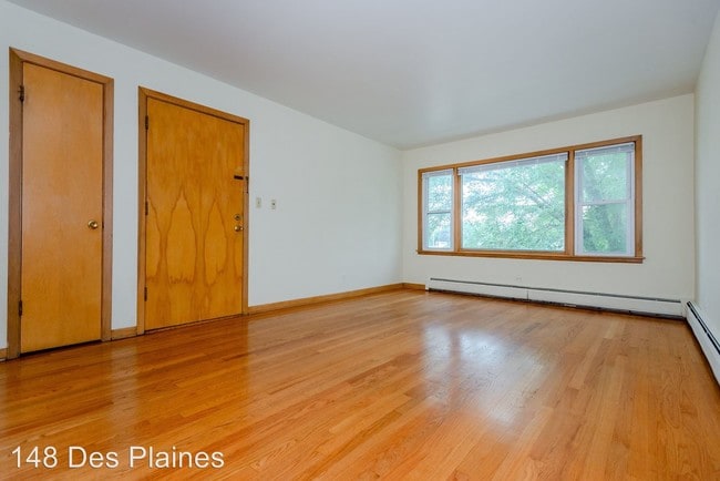 Building Photo - 148 Des Plaines Ave