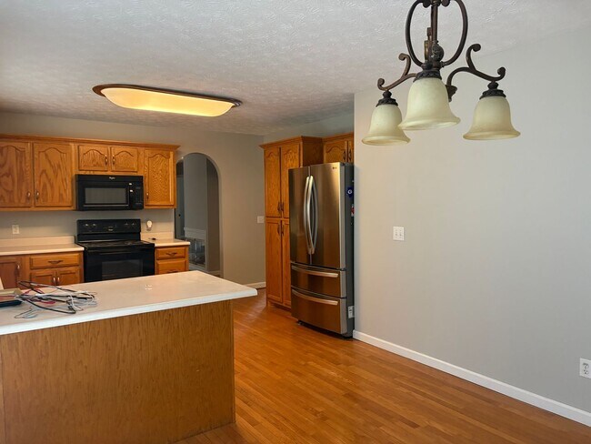 Foto del edificio - 4 bedroom 2 bath