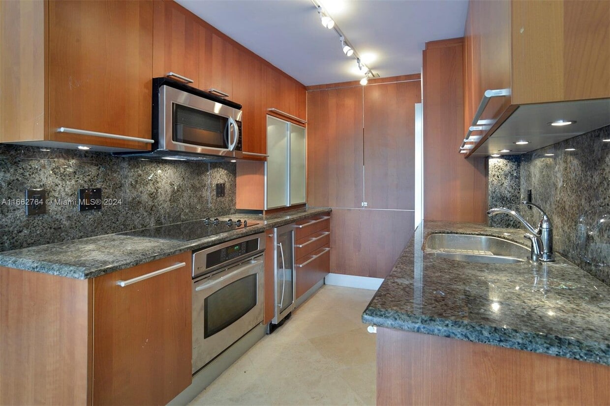 1335 Lincoln Rd Unit 1670 Bay Rd 2D, Miami Beach, FL 33139 Condo for Rent in Miami Beach, FL