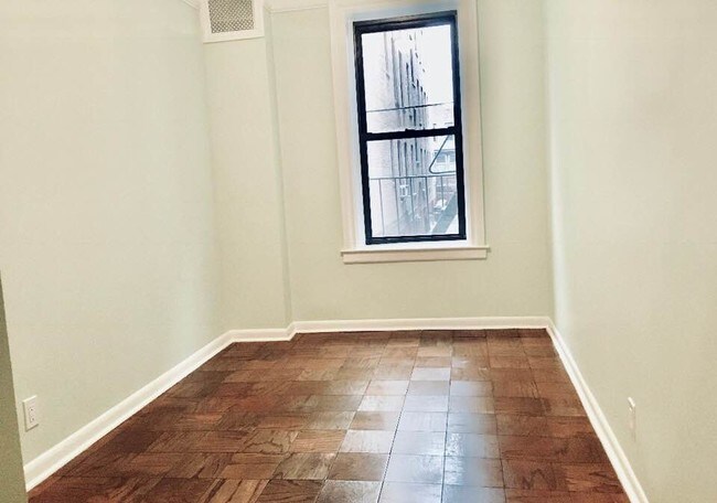 Foto del edificio - 3130 33rd St