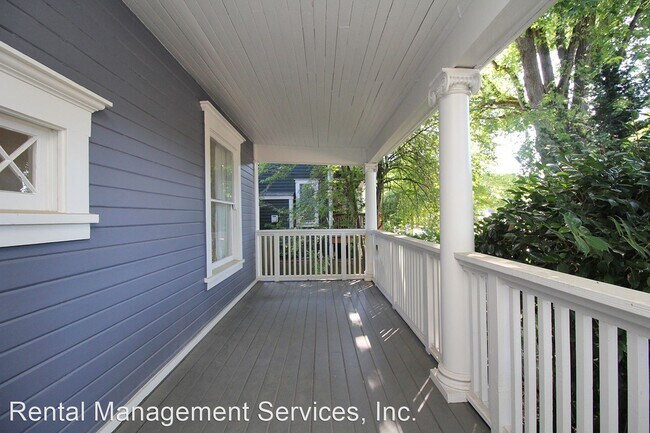 Foto del edificio - 3 br, 1 bath House - 1921 NE Wasco St
