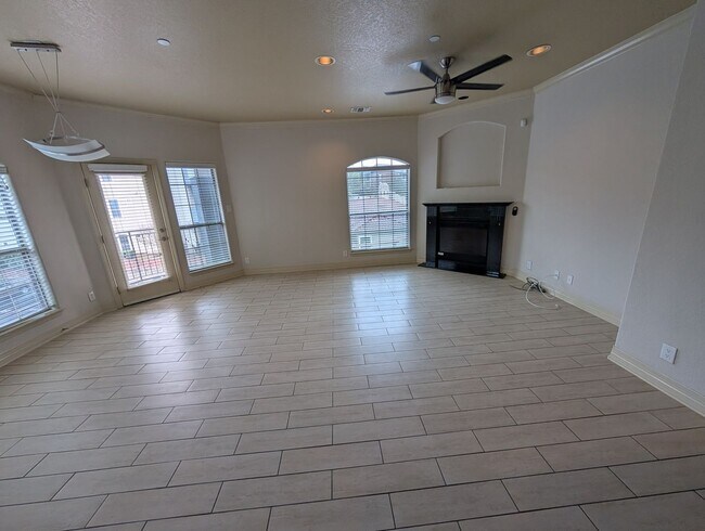 Foto del edificio - 5455 Rowley Rd