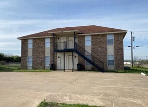 Building Photo - 5902 Greengate Dr