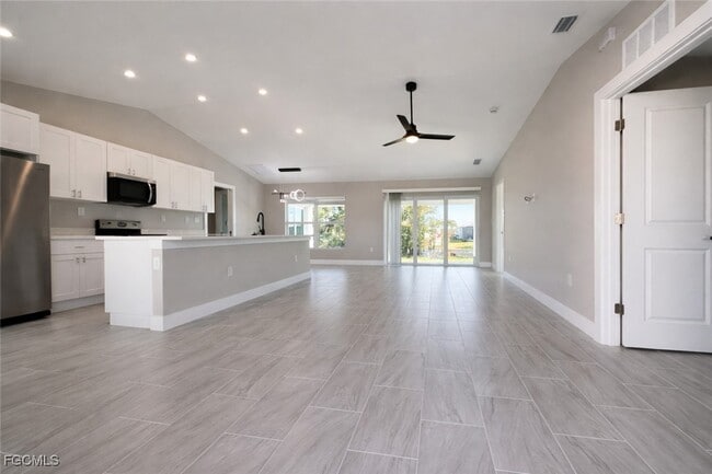 Foto del edificio - 3339 NE 13th Ave