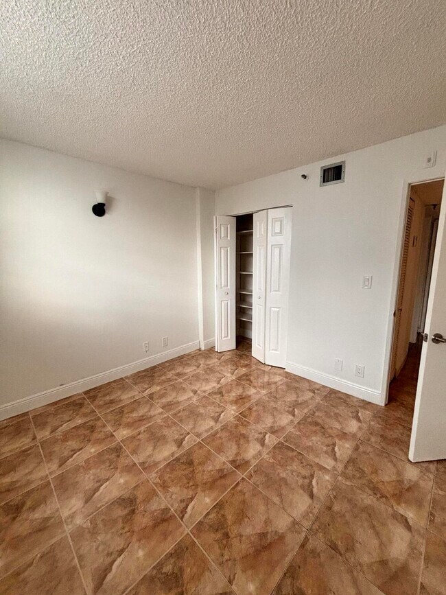 Foto del edificio - 501 SW 1st St