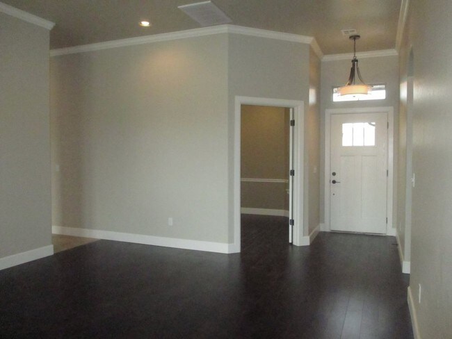 Building Photo - Fabulous 3 bed in beautiful Bent Wood Creek.