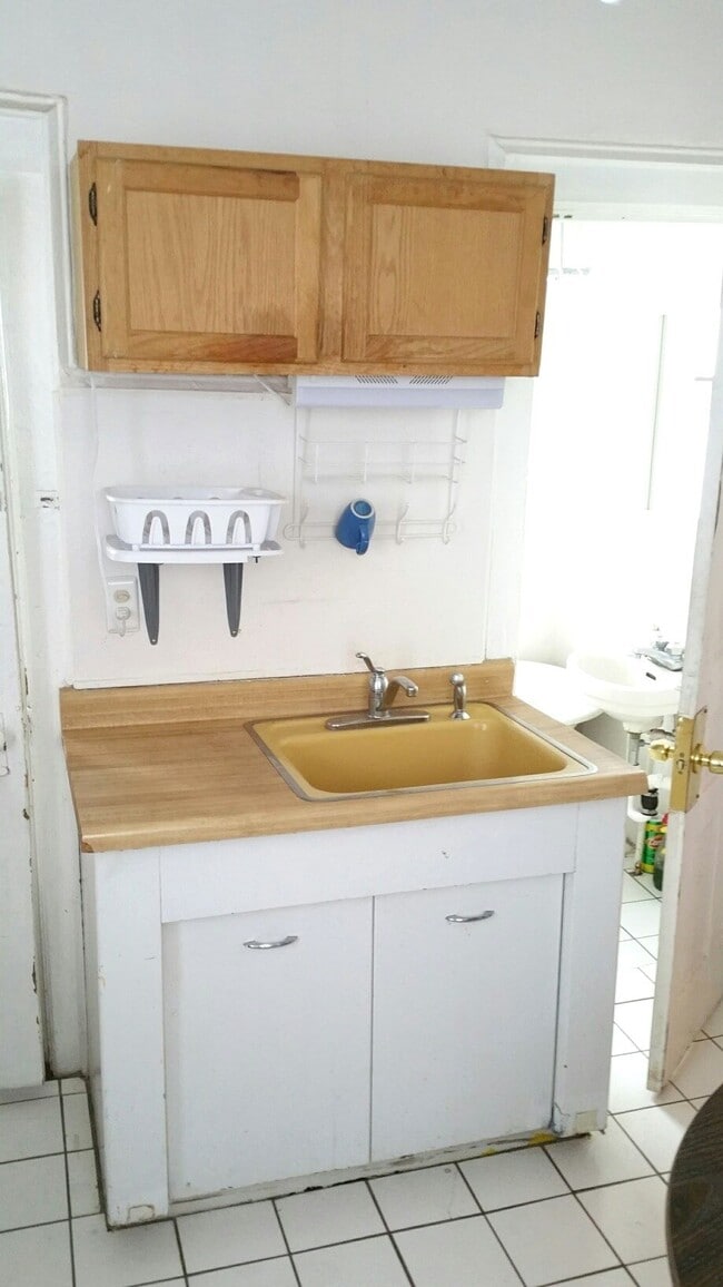 Building Photo - 1009 Garnett Place Apt #1, Evanston, IL 60...