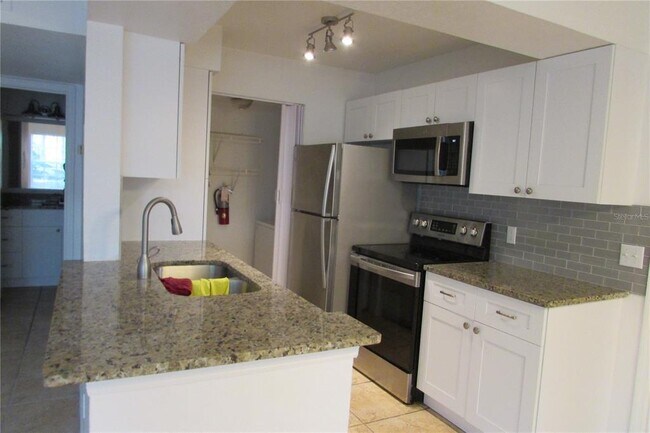 Foto del edificio - 1031 S Hiawassee Rd