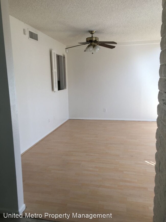 Building Photo - 1131 Tapadero Dr