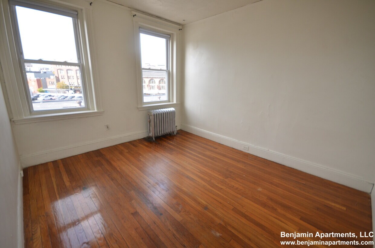 Primary Photo - 1185 Boylston St