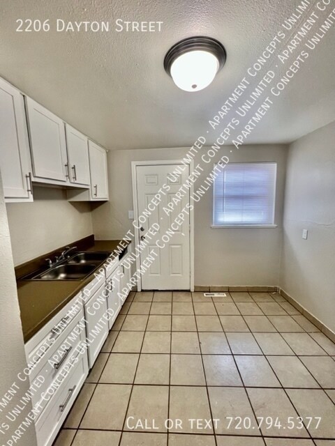 Foto del edificio - 2206 Dayton St