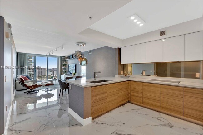 Foto del edificio - 300 Sunny Isles Blvd