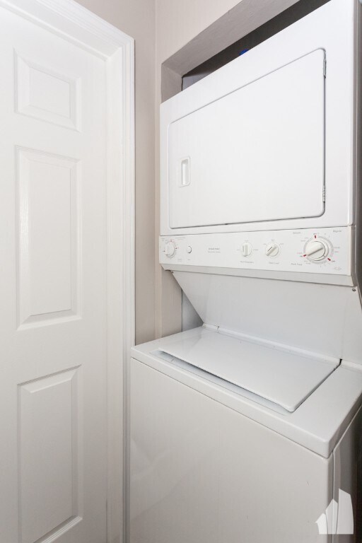 Foto del edificio - 2440 N Ashland Ave