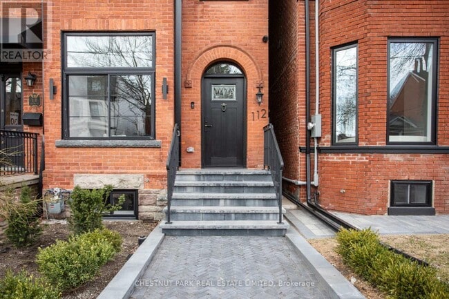 Building Photo - 112 Givins St