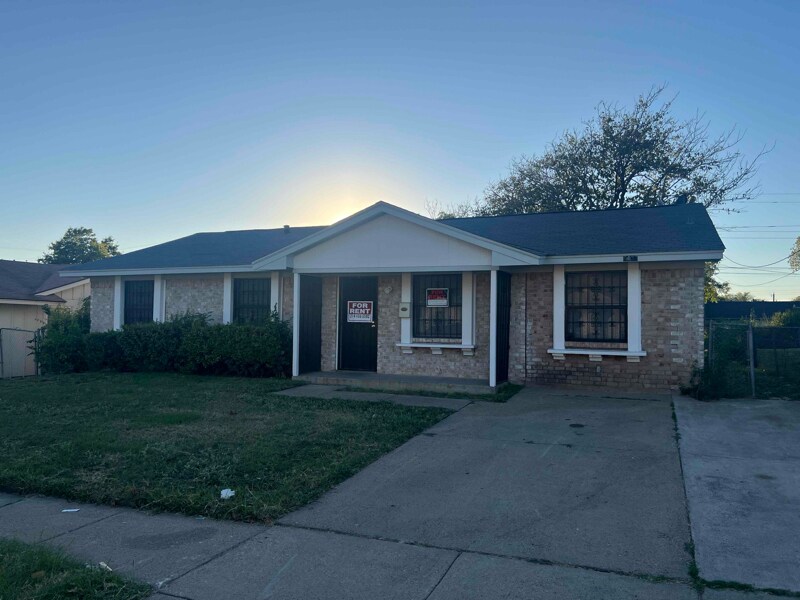 Photo - 6427 Moonhill Dr
