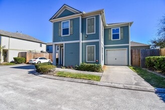 Building Photo - 1702 Redwing Pines Dr