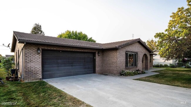 Building Photo - 3 br, 2 bath House - 2888 Janis Dr