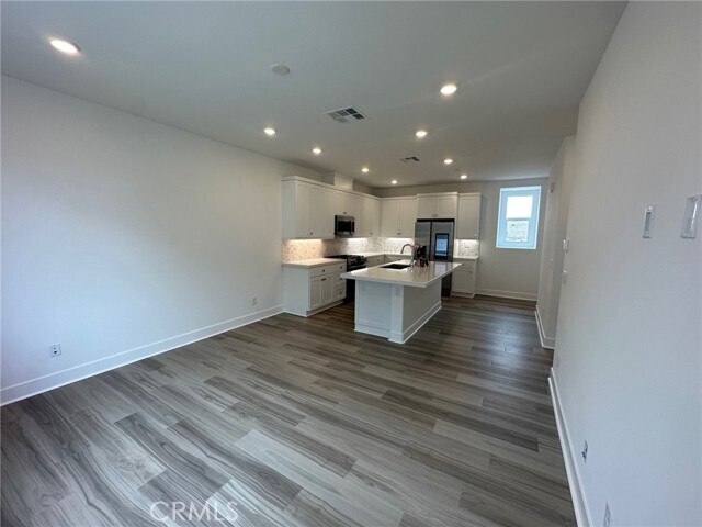 Building Photo - 465 Fawn St